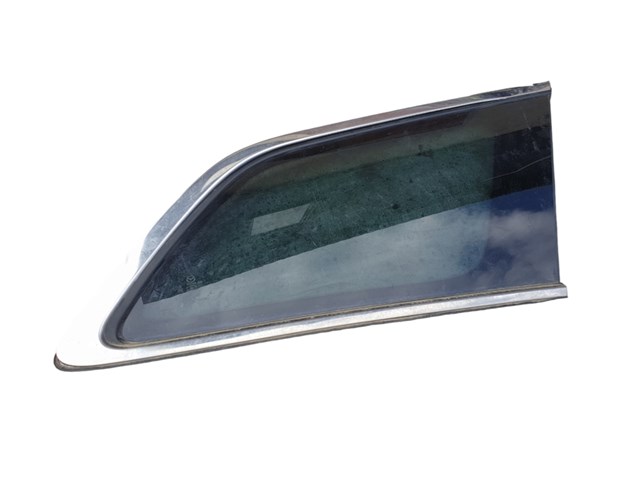 Стекло багажного отсека, правое EG2262950D MAZDA