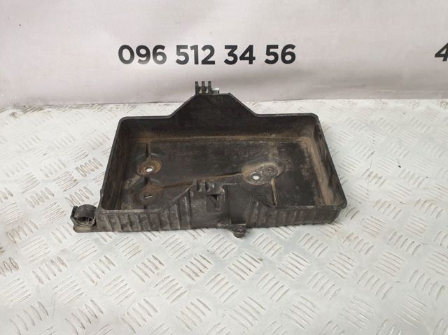 Подставка аккумулятора (АКБ) GAM656041B MAZDA