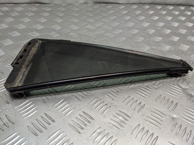 Задняя форточка правая KA0H72661A MAZDA