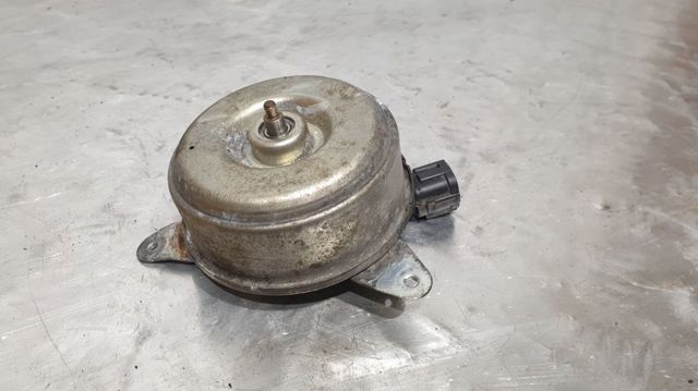 Диффузор радиатора охлаждения в сборе с мотором L32115150 MAZDA