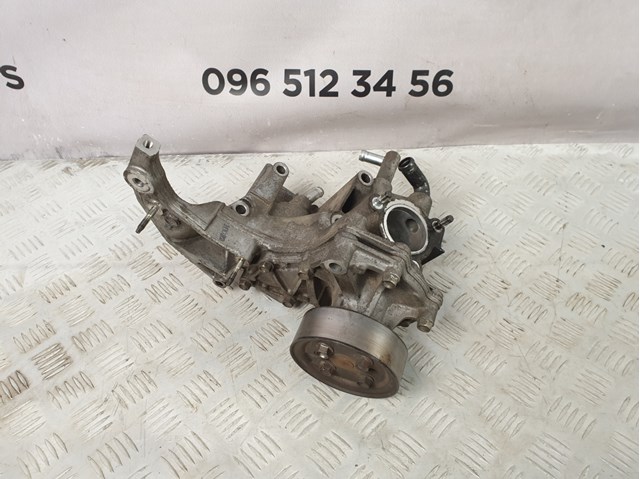 MAZDA R2AA15010H Помпа водяная (насос) охлаждения в наличии Харьков