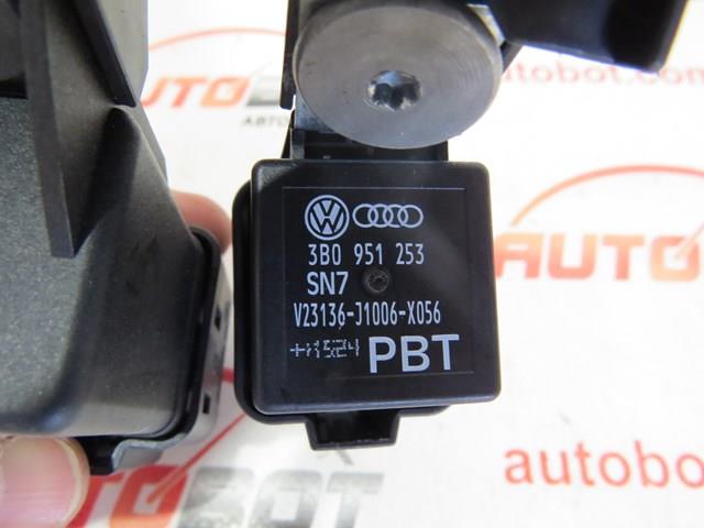Реле топливного насоса 3B0951253 VAG