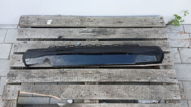 Накладка бампера переднего, центральная 51117337791 BMW