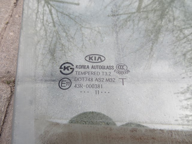 HYUNDAI 824212K010 Стекло двери передней правой в наличии Николаев