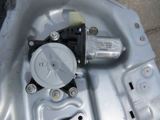 Мотор стеклоподъемника двери передней, правой 824601M000 HYUNDAI