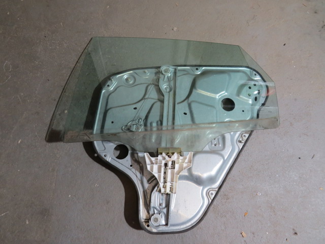 Стеклоподъемник левой задней двери 834712R000 HYUNDAI