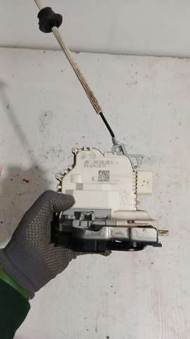 Замок двери задней правой 8K0839016C VAG