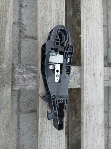 Держатель наружной ручки двери, задней правой 9802977180 PEUGEOT