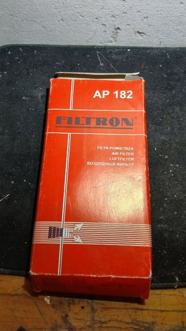 Автомобильный фильтр воздуха AP182 FILTRON