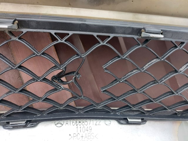 A1668857122 MERCEDES Накладка бампера переднего центральная купить в Киев