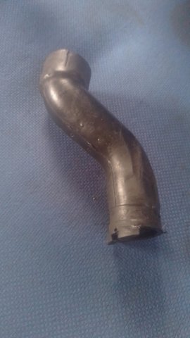 Шланг вентеляции картера 028103494D VAG
