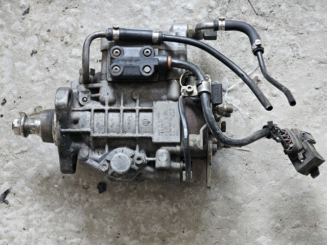 Насос топливный высокого давления (ТНВД) 028130115M VAG