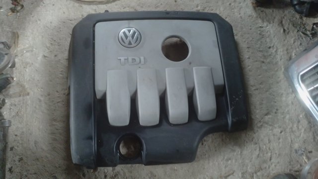 Экран двигателя Volkswagen Passat B6