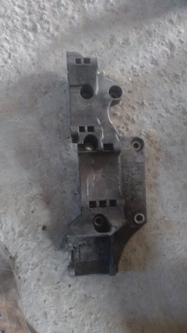 Кронштейн генератора 045903143C VAG