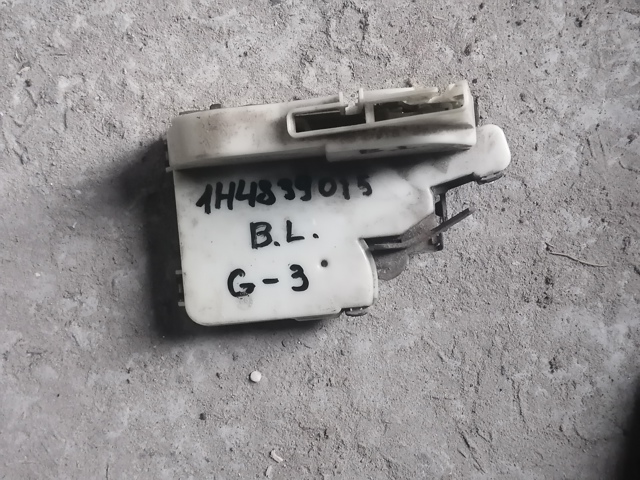 Замок задней двери, левой 1H4839015 VAG