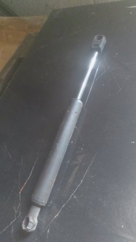 Амортизатор для багажника газовый 1H5827550A VAG