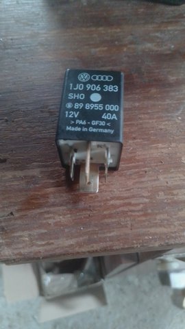 Реле топливного насоса 1J0906383 VAG