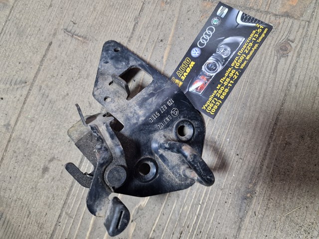 Петля замка крышки багажника 1Z0827511C VAG
