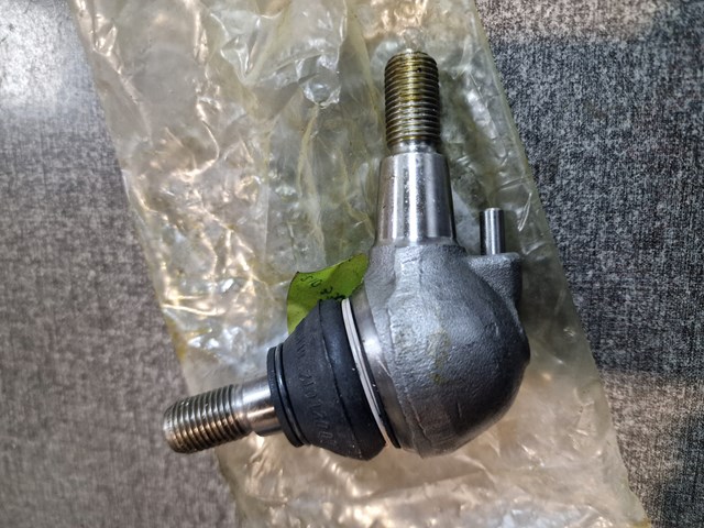 Нижняя шаровая опора 2103300035 URO PARTS