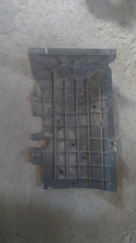Защитный кожух аккумулятора 7D0915437 VAG
