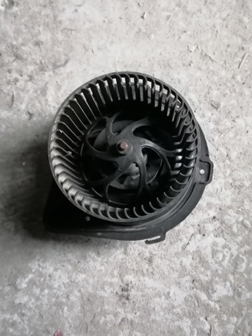 Электромотор печки 8A1820021 VAG
