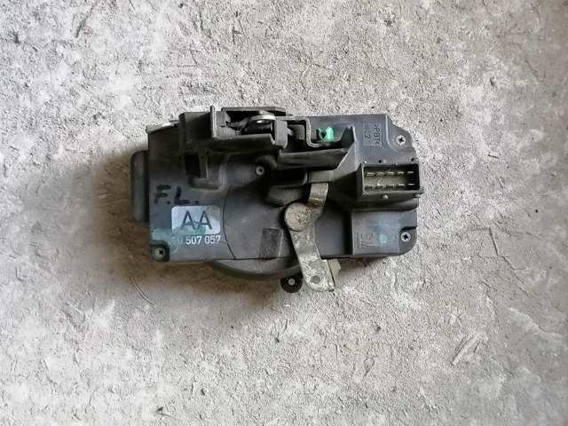 Запор кабины 90507057 OPEL