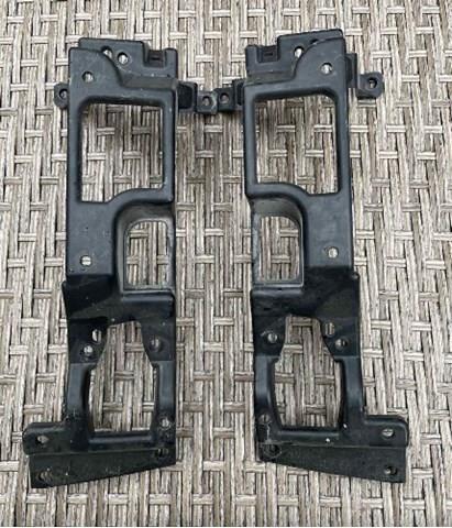 LAND ROVER LR050518 Кронштейн крепления противотуманной фары левой в наличии Ровно
