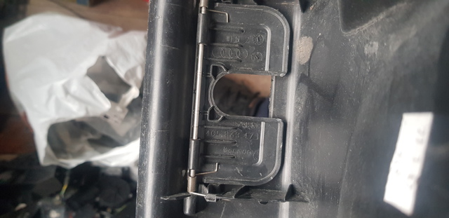 Облицовка задней панели багажника 4G5863471 VAG