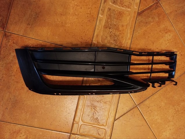 51117385263 BMW Решетка бампера переднего внутренняя левая купить в Одесса