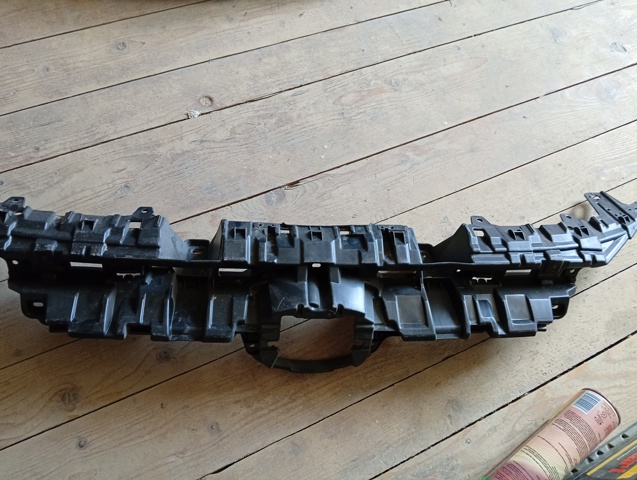 531150R010 TOYOTA Кронштейн решетки радиатора купить в Ирпень