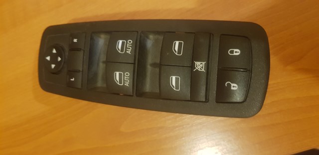 Кнопки переднего левого стекло подъёмника 68271206AB CHRYSLER