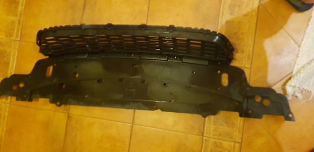 HONDA 71103T2AA00 Решетка бампера в наличии Каменское