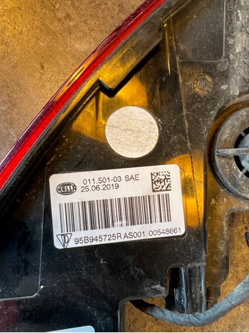 PORSCHE 95B945725R Катафот (отражатель) заднего бампера левый в наличии Черновцы
