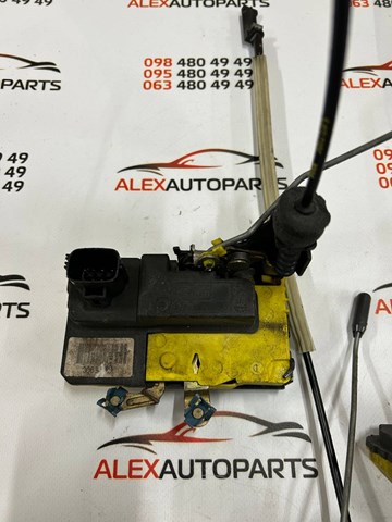 Внутренний дверной замок 30699749 VOLVO