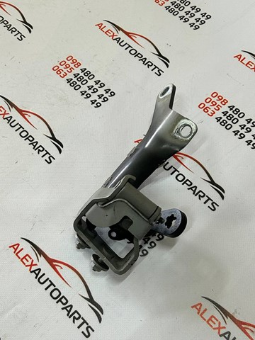 4L0827300B Петля двери задней (багажной 3/5-й) купить Ирпень