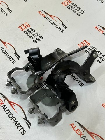 4L0827300B Петля задней двери купить Ровно