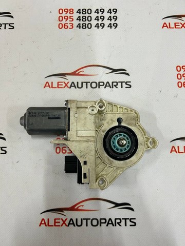 Моторчик стеклоподъемника двери задней, правой 4L0959802B VAG