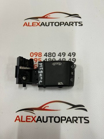 Переключатель подрулевой, управления аудио системой 8200103769 RENAULT
