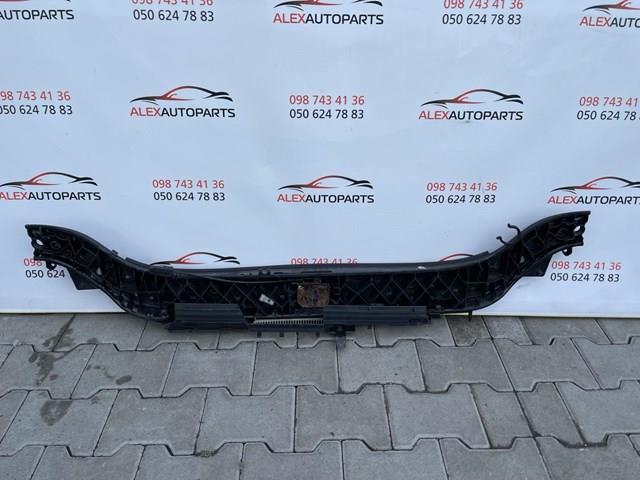 8200137494 RENAULT Верхняя рамка радиатора купить в Винница