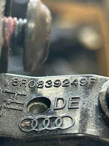 8R0839249F VAG Ограничитель задней двери купить в Тернополь