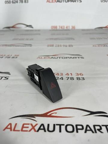 Кнопка аварийки GS1D664H0A MAZDA