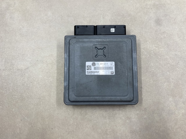Модуль управления двигателем 03L906023A VAG