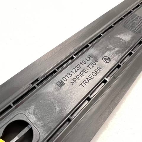 GM 13123710 Накладка стойки кузова внешняя центральная левая в наличии Львов