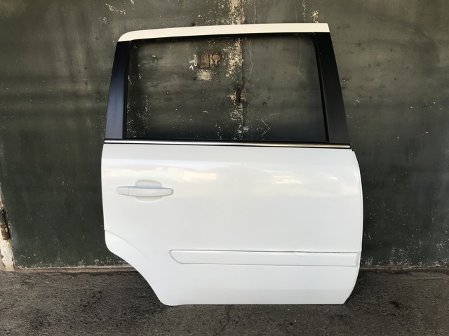 Задняя правая дверь 13203016 GM