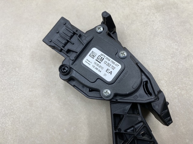 GM 13252702 Педаль газа в наличии Полтава