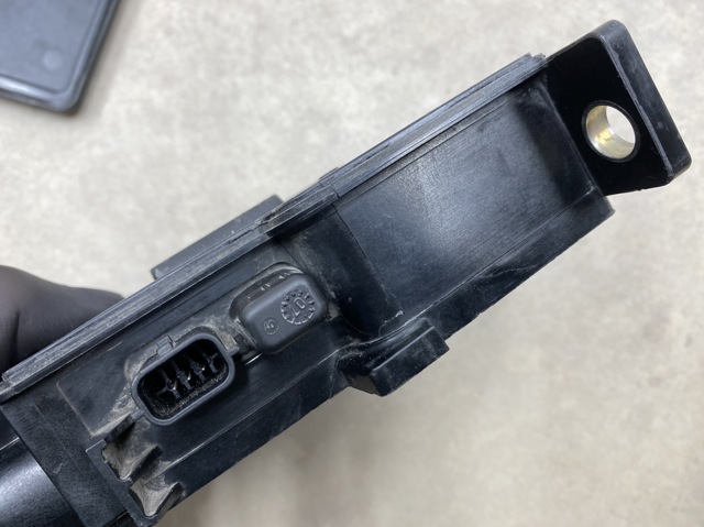 RENAULT 243800002R Блок предохранителей в наличии Ужгород