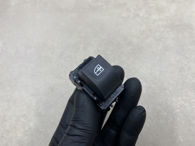 254010003R RENAULT Кнопка включения мотора стеклоподъемника задняя купить в Винница
