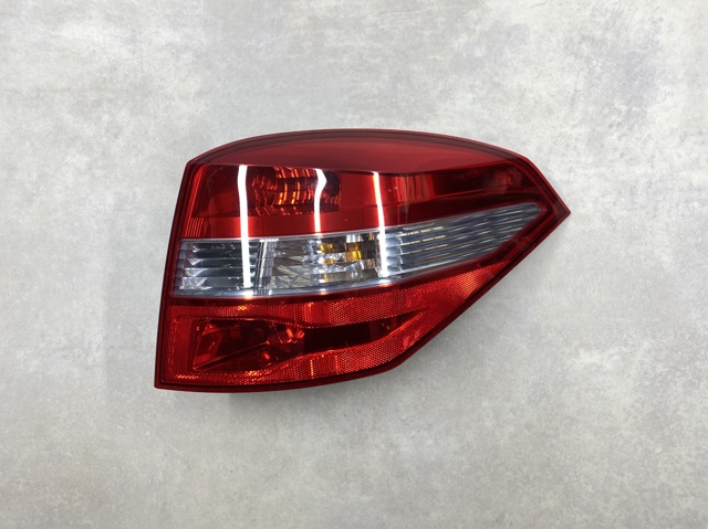 Задний правый стоп Renault Laguna III