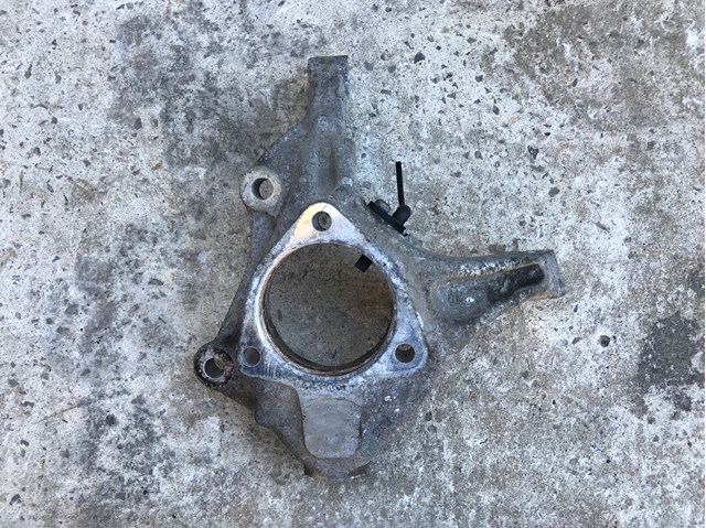 Цапфа поворотная левая 39000055 GM