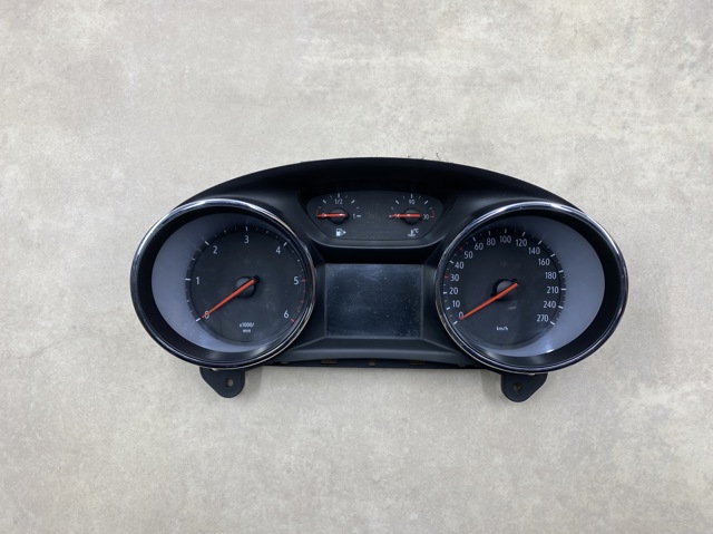 Приборная доска 39085724 GM